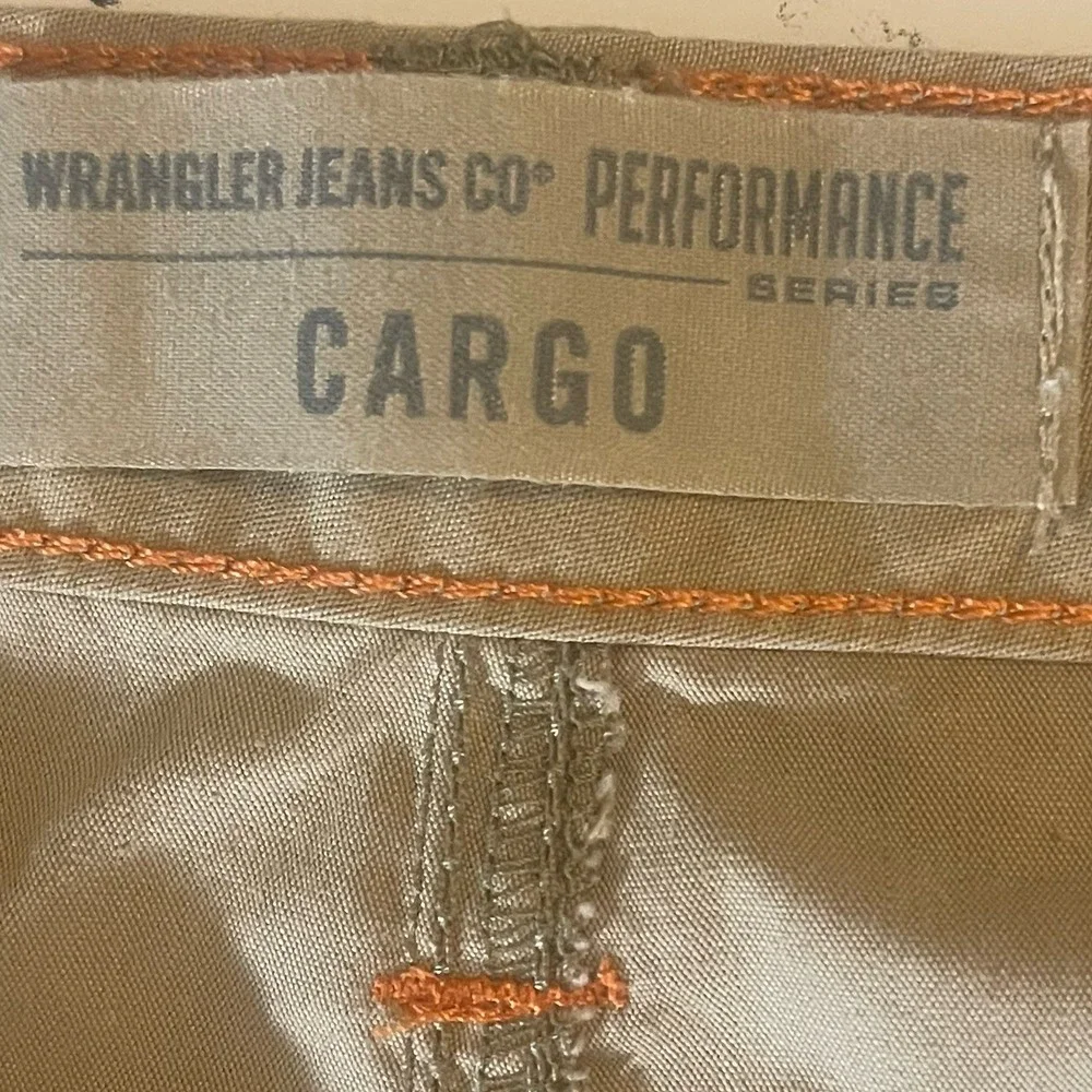 Wrangler Performance Cargo Shorts Men's 40 Khaki Outdoor Hiking NWT